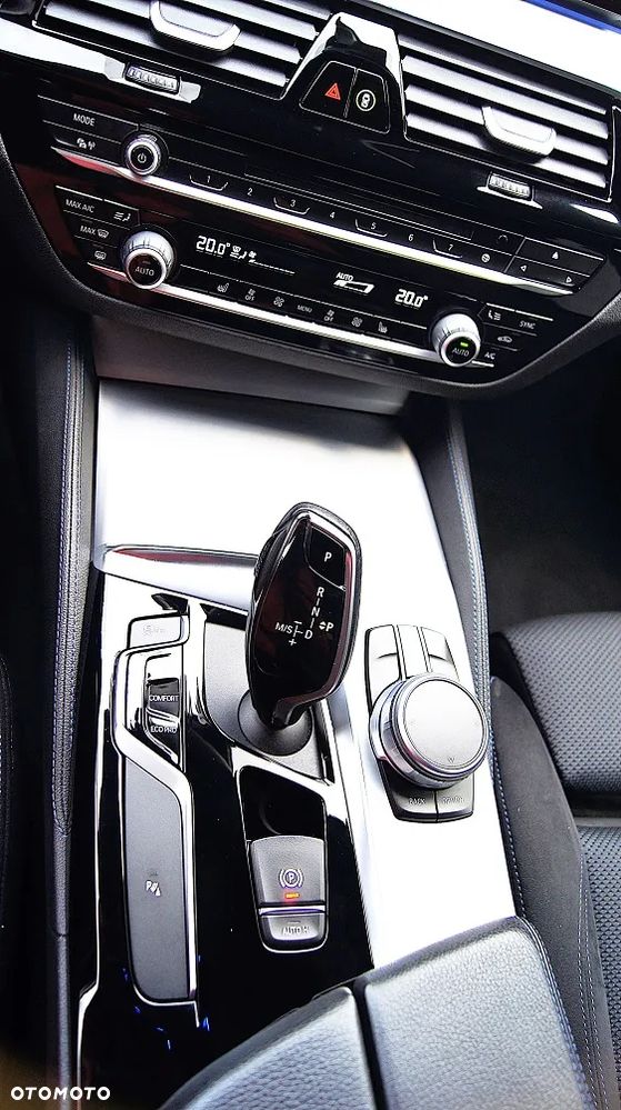 BMW Seria 5 520d xDrive M Sport sport - 35