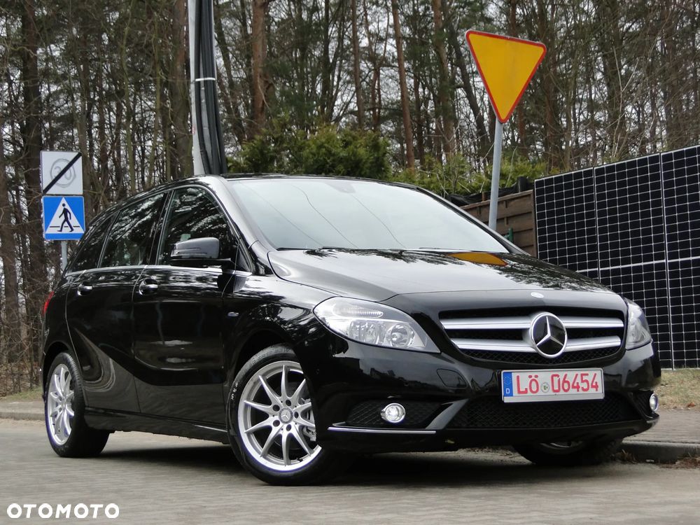 Mercedes-Benz Klasa B 180 UrbanStyle Edition - 1