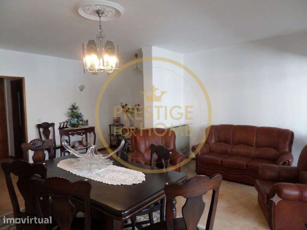 PENTHOUSE T3+1, GARAGEM E ARRECADAÇÃO LOULÉ CENTRO - Grande imagem: 3/55