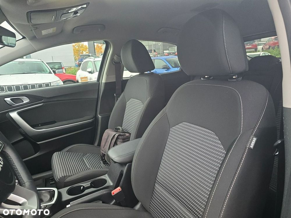 Kia XCeed - 11