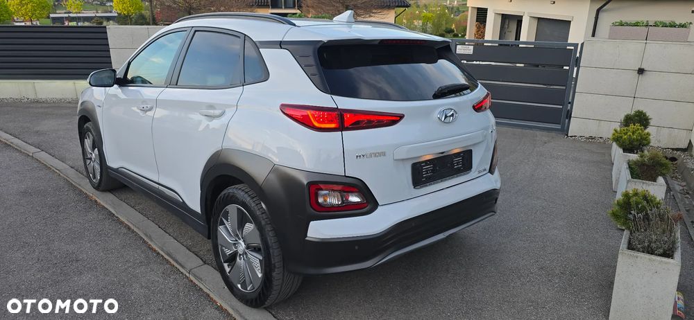 Hyundai Kona Premium - 11