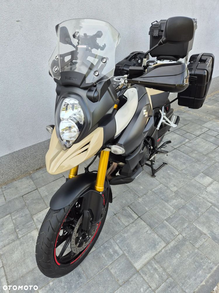 Suzuki V-STROM - 10