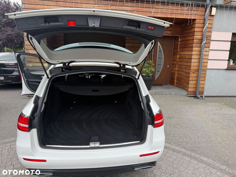 Mercedes-Benz Klasa E 220 d 9G-TRONIC - 36
