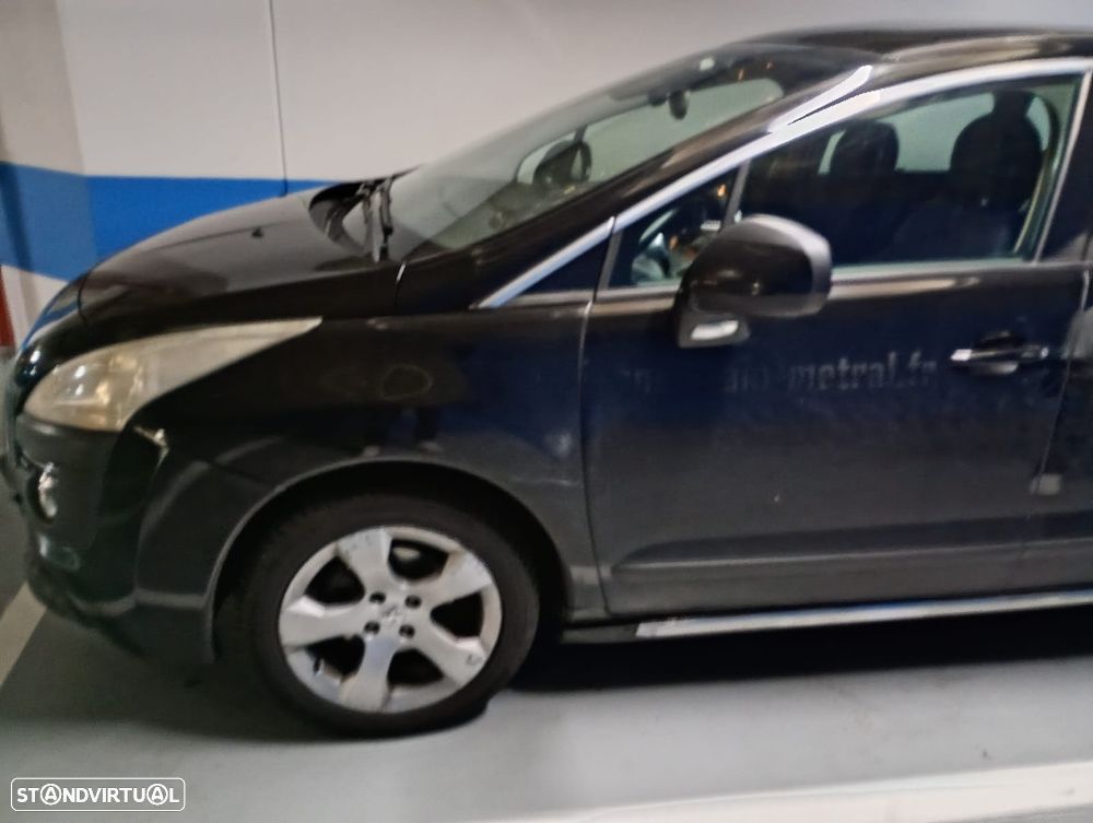 Peugeot 3008 1.6 HDi Executive CMP6 - 4