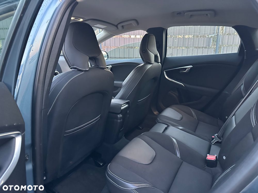 Volvo V40 D2 Momentum - 19