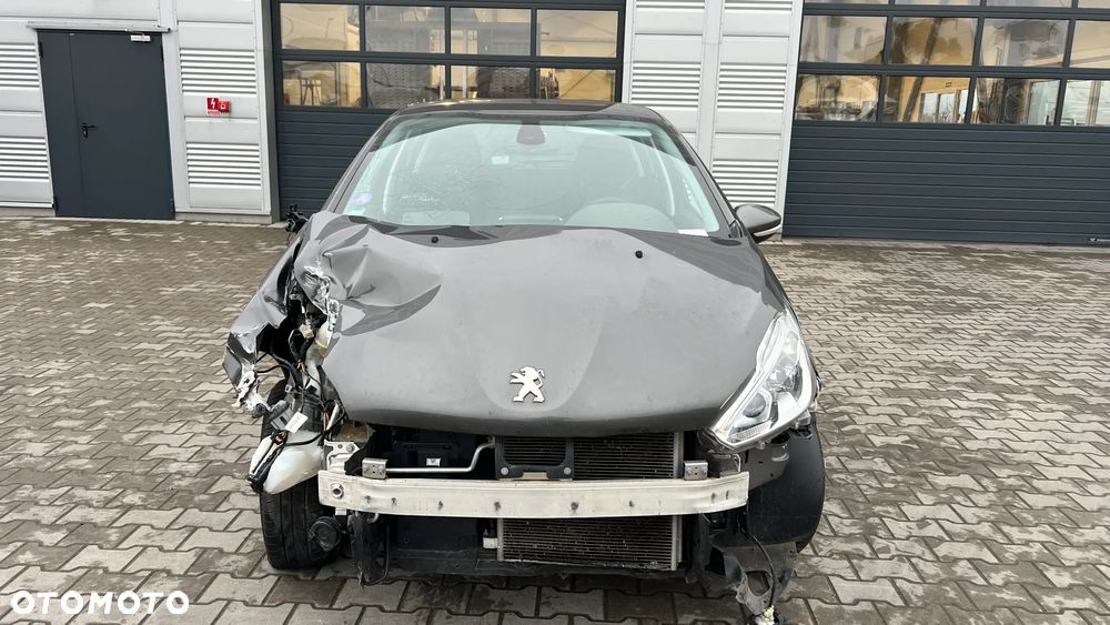 Peugeot 208 - 3