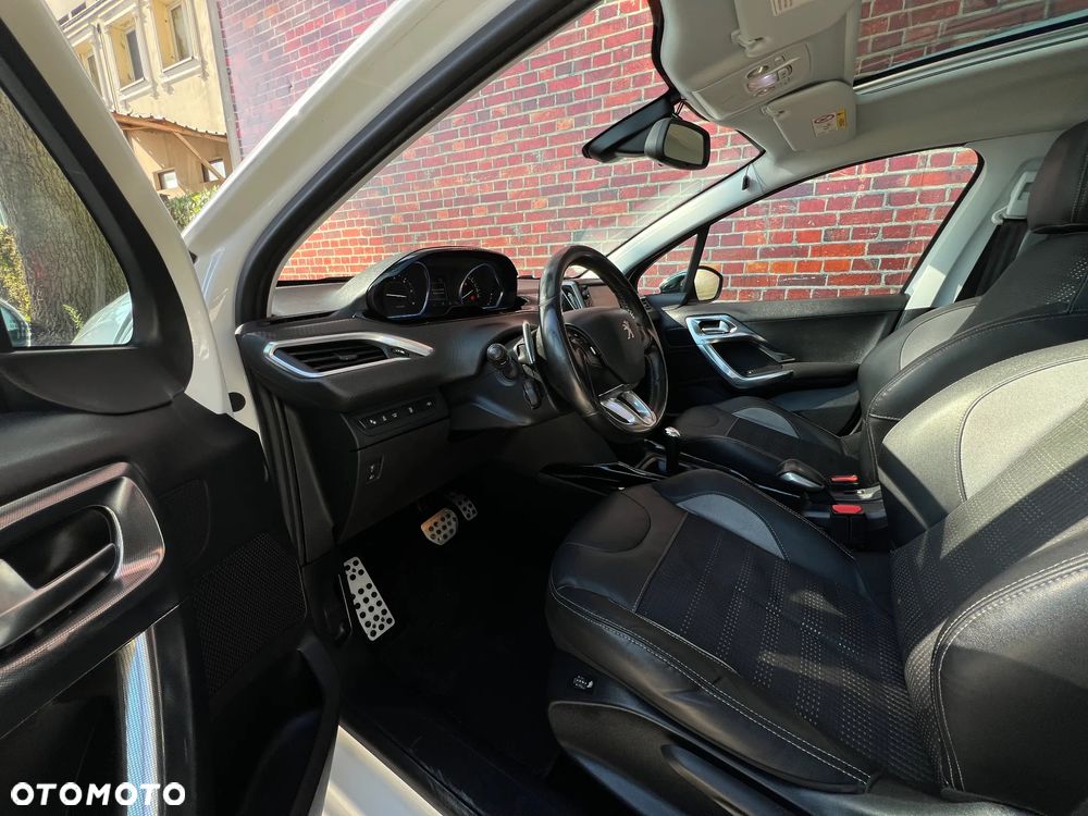 Peugeot 2008 - 8