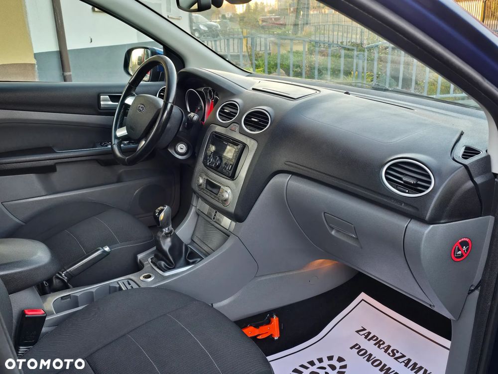 Ford Focus 1.8 Titanium - 23