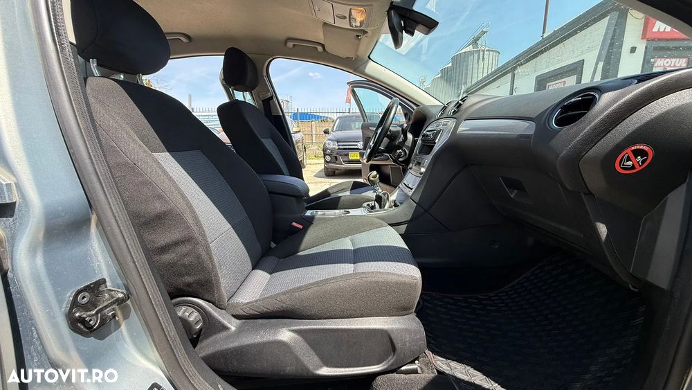 Ford Mondeo - 14