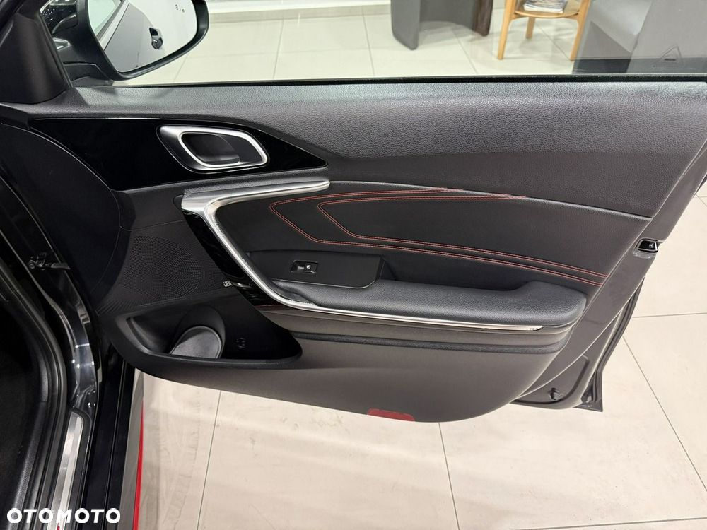 Kia ProCeed 1.6 T-GDI GT DCT - 31