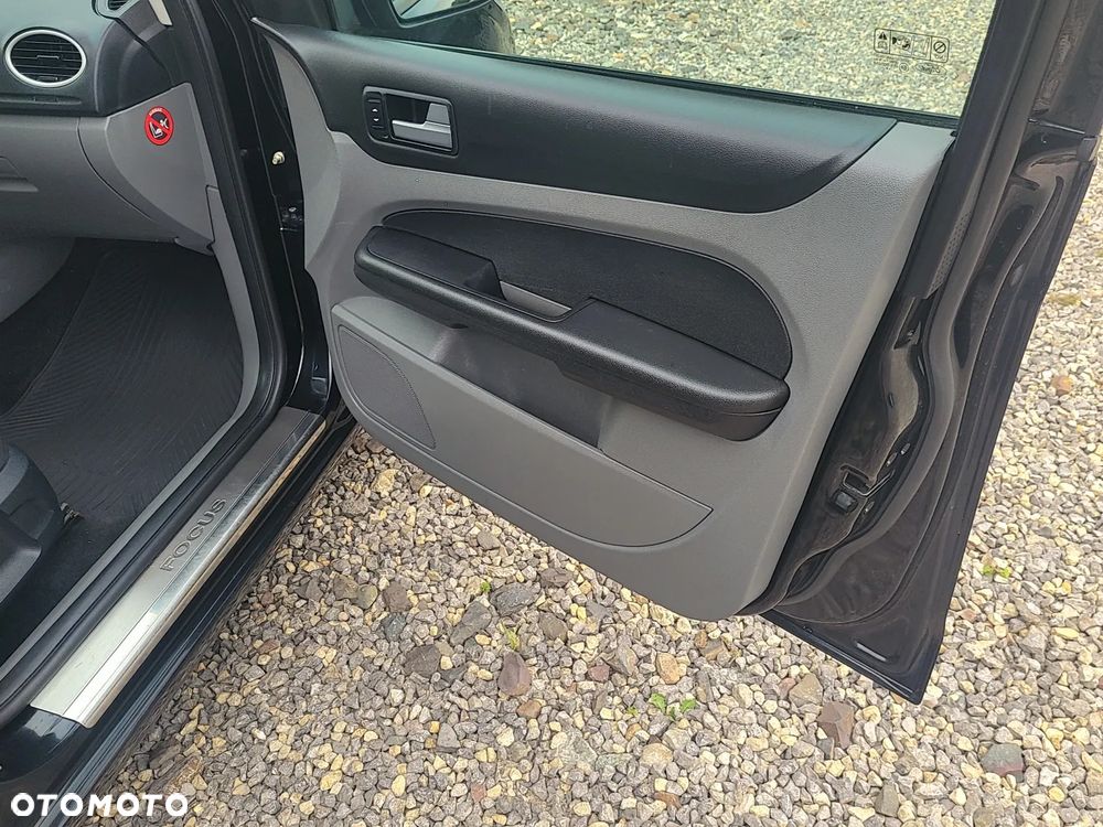 Ford Focus - 28