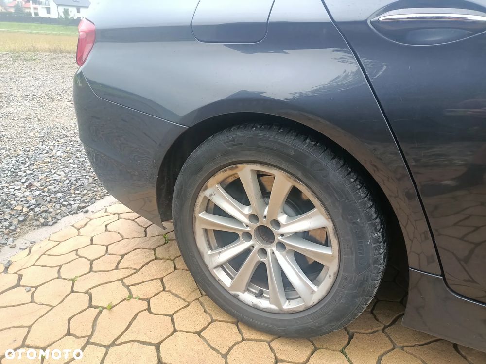 BMW Seria 5 525d xDrive - 6