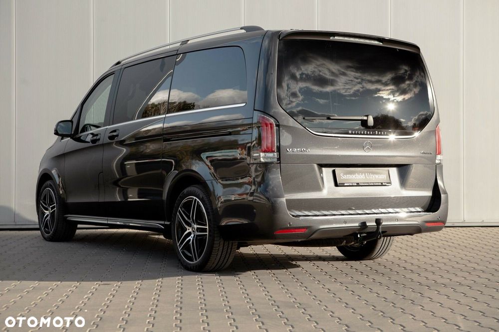 Mercedes-Benz Klasa V - 6