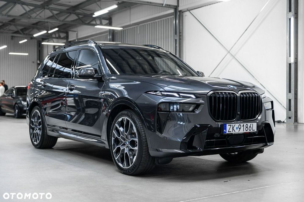 BMW X7 2025 photo 4