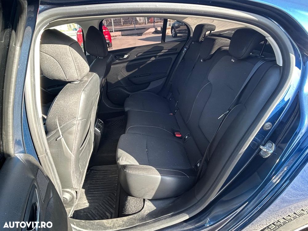 Renault Megane TCe 140 EDC GPF Equilibre - 17