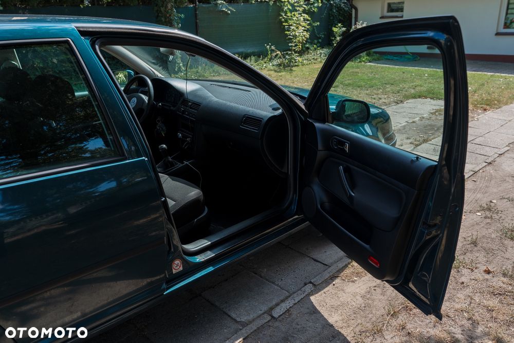 Volkswagen Bora 1.6 Basis - 19