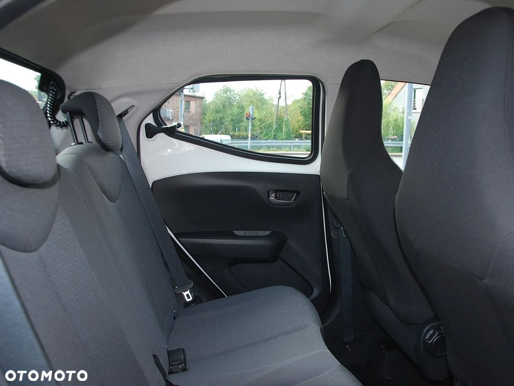 Toyota Aygo x-play - 8