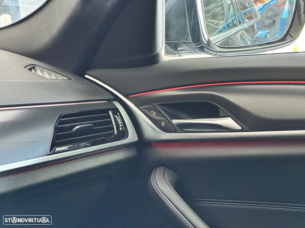 BMW 530 e Pack Desportivo M - 32