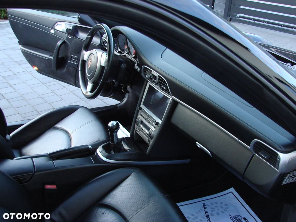 Porsche 911 Carrera 4 S - 21