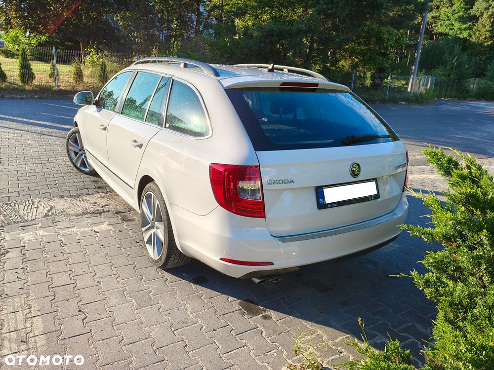 Skoda Superb 2.0 TDI Ambition DSG - 5