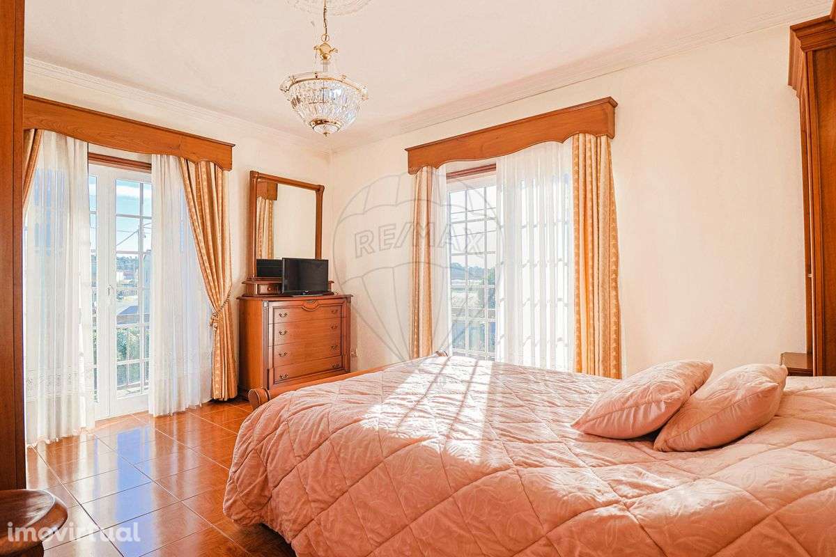 Moradia T5 para venda - Grande imagem: 2/37