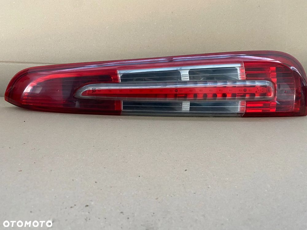 LAMPA PRAWA TYŁ TYLNA FORD CMAX C-MAX MK1 LIFT FL LED
