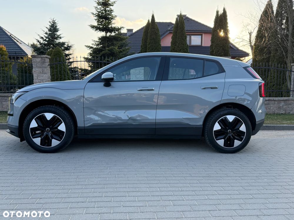 Volvo EX30 Single Motor Extended Range RWD Ultra - 7