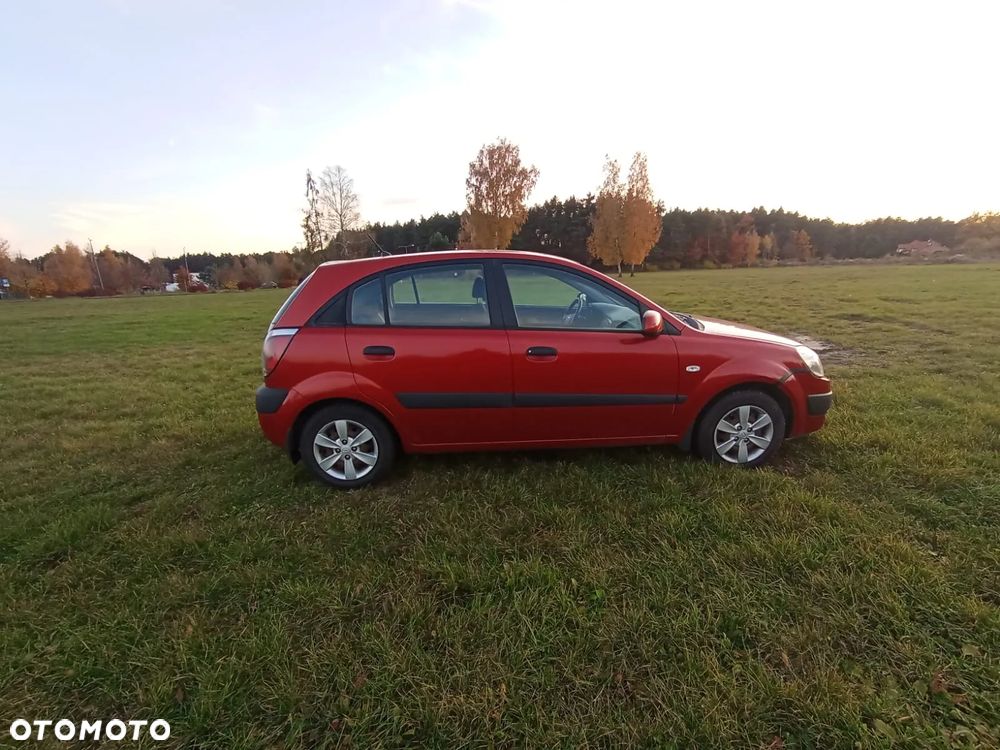 Kia Rio - 14