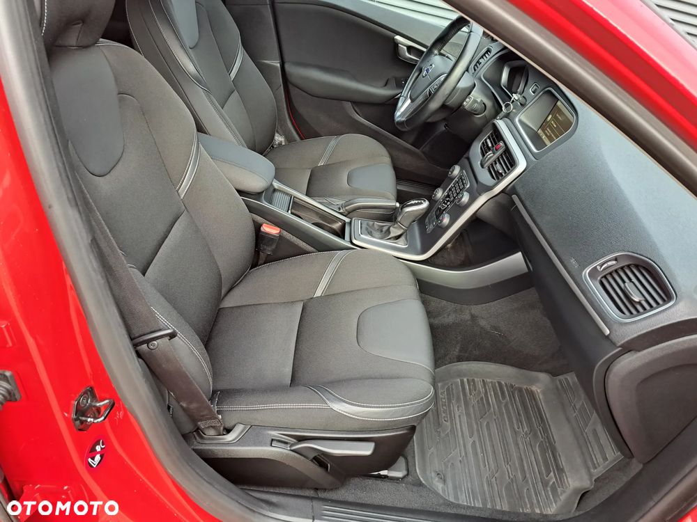 Volvo V40 D3 Momentum - 11