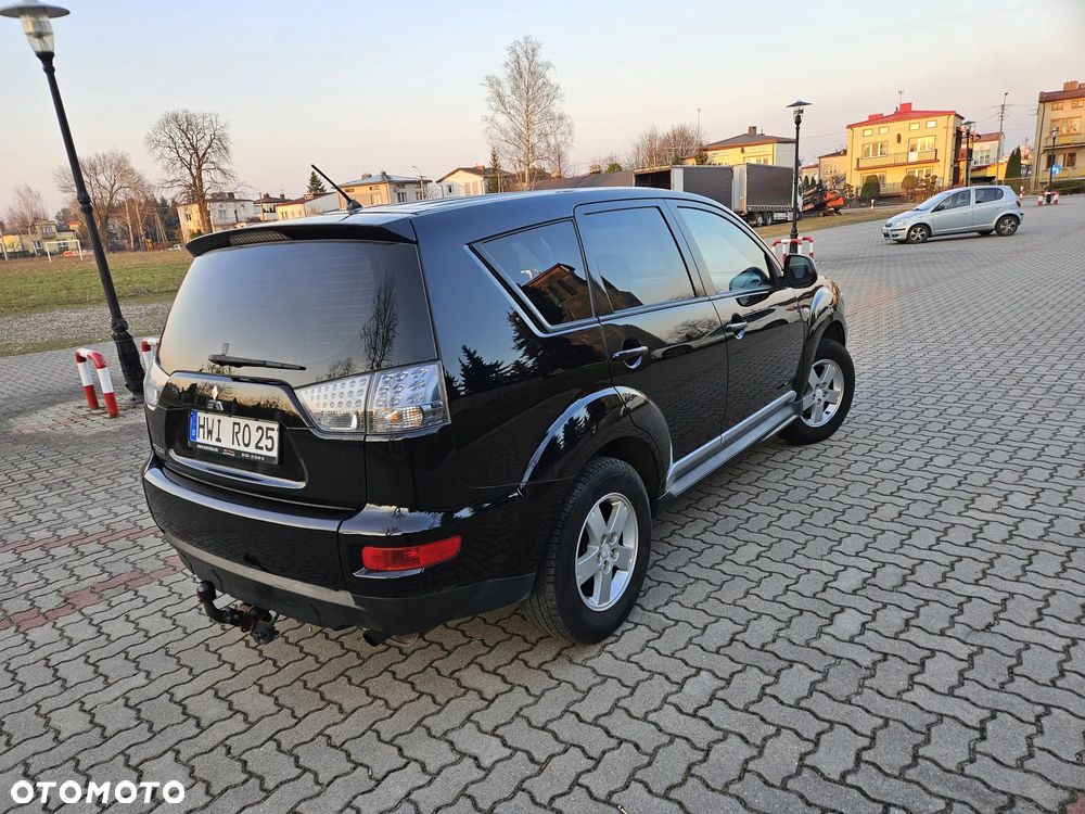 Mitsubishi Outlander 2.0 2WD - 4