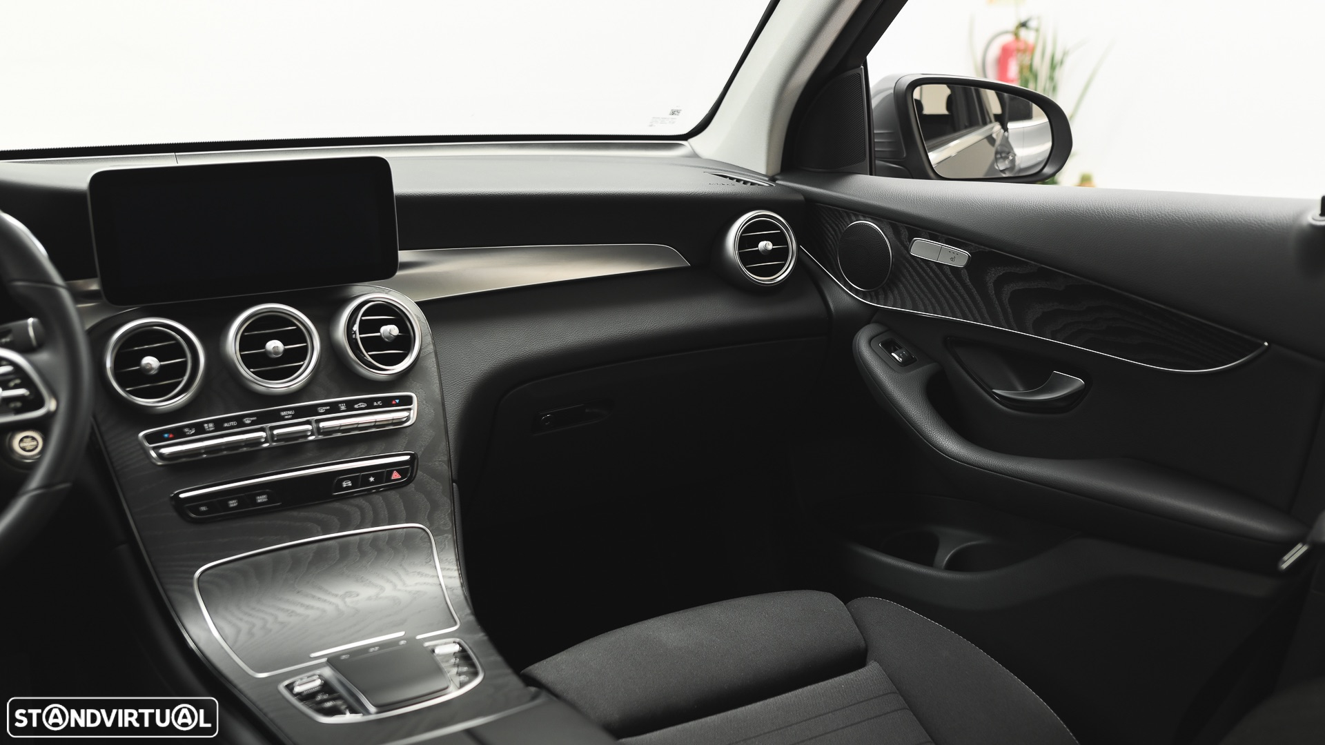 Mercedes-Benz GLC 300 Coupe de 4Matic 9G-TRONIC - 53