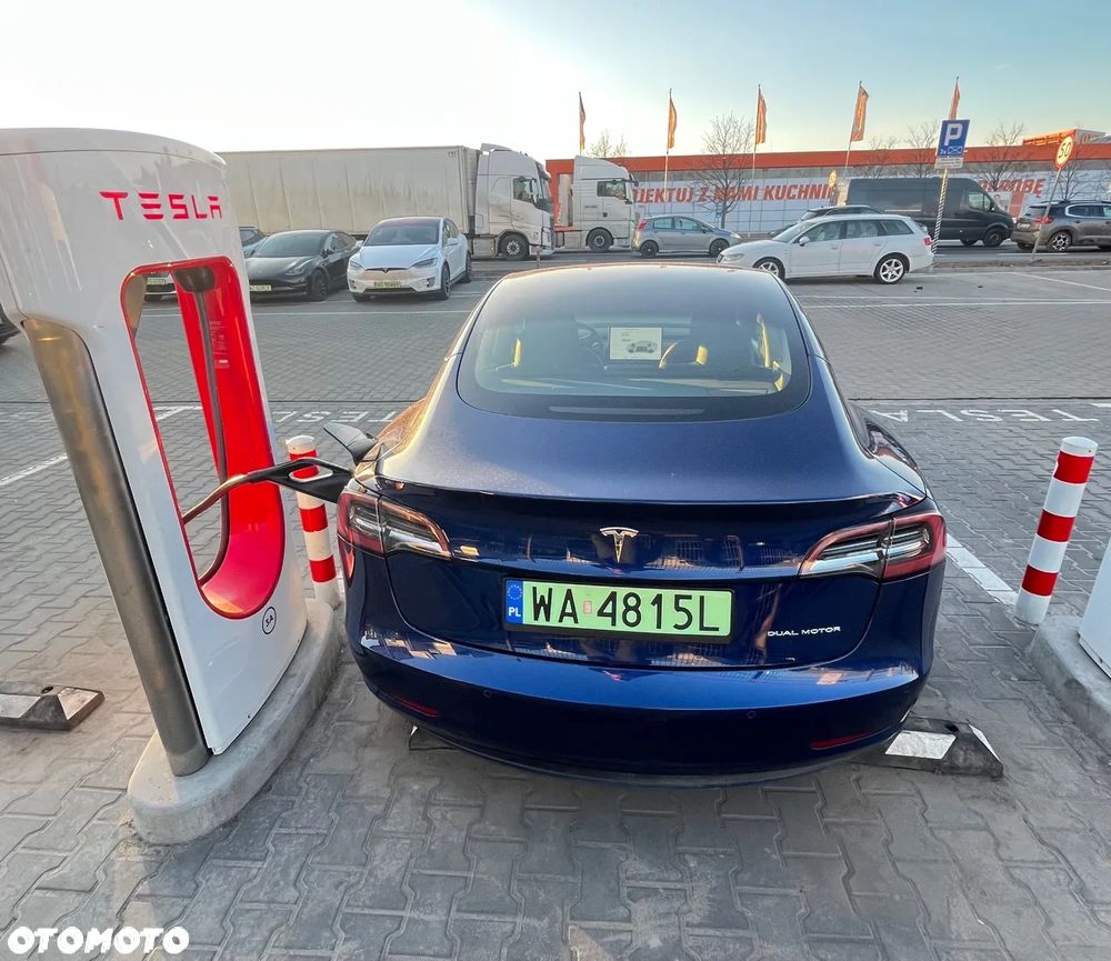 Tesla Model 3 Langstreckenbatterie Allradantrieb Dual Motor - 12