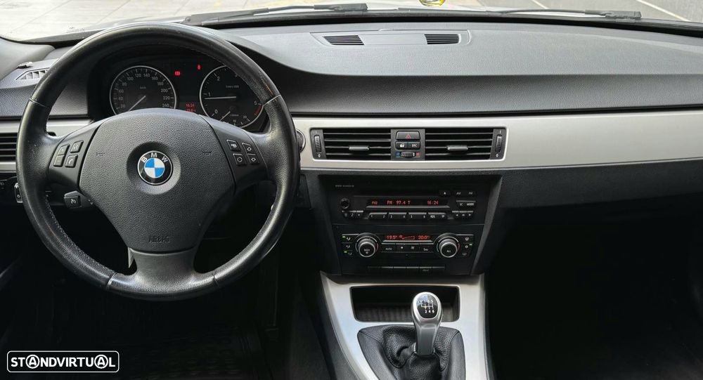 BMW 318 d LifeStyle - 9