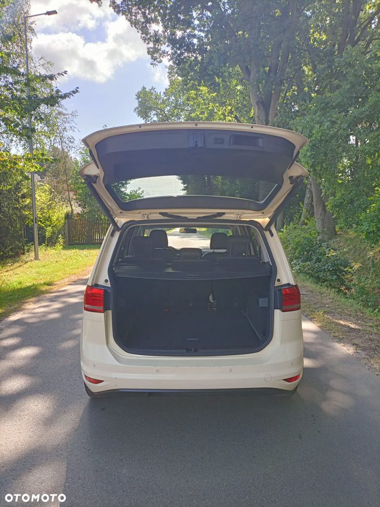 Volkswagen Touran - 4