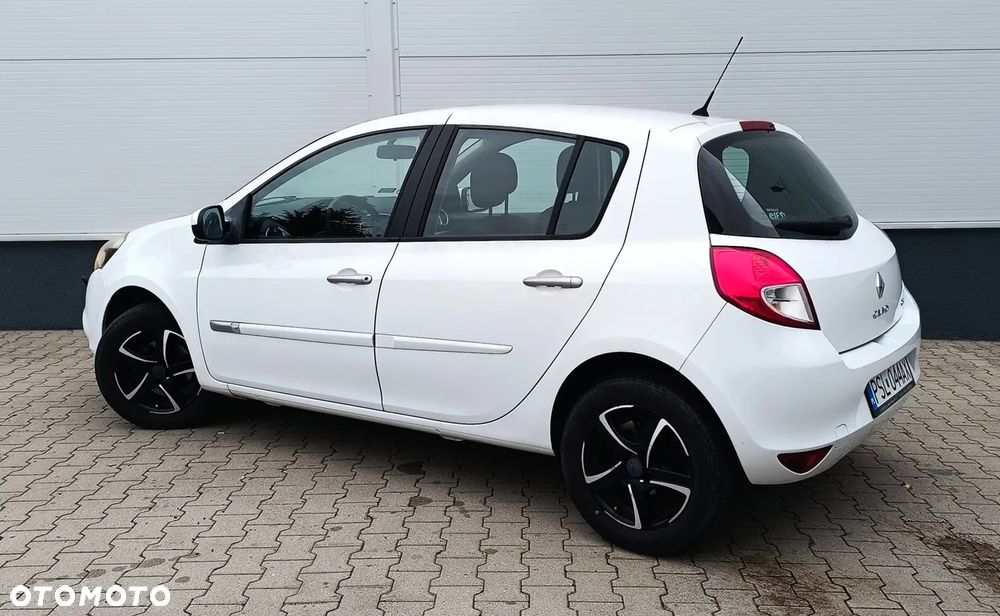 Renault Clio 2012 photo 4