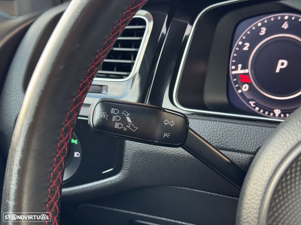 VW Golf 2.0 TSI GTI DSG Performance - 21
