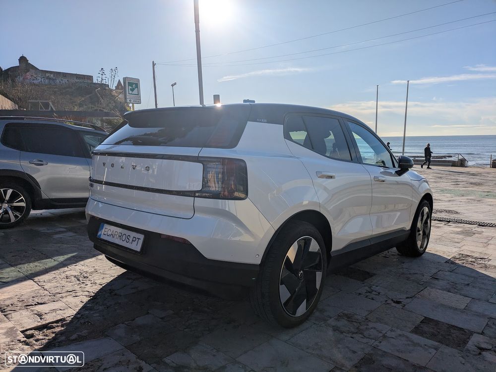 Volvo EX30 Single Motor Extended Range RWD Ultra - 7