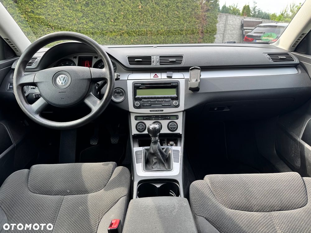Volkswagen Passat - 22