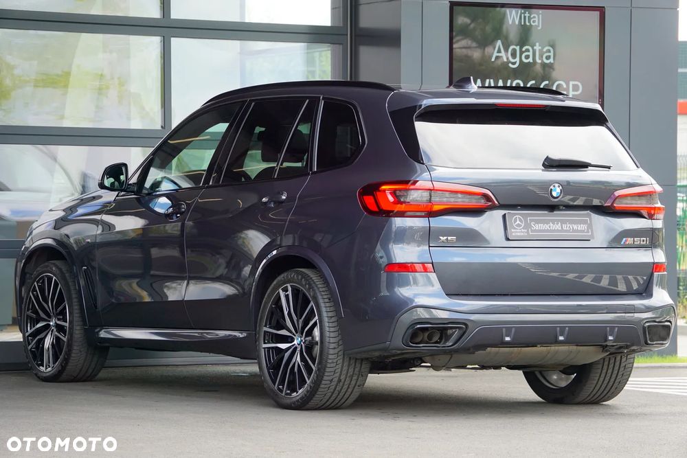 BMW X5 M M50i - 9