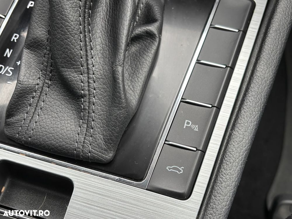 Skoda Superb 2.0 TDI DSG Style - 23