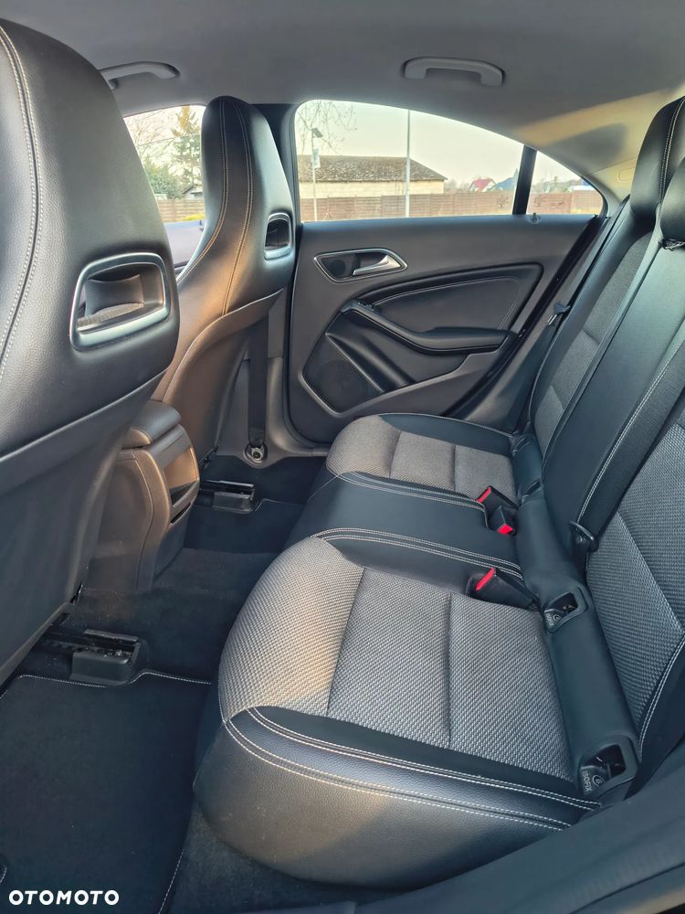 Mercedes-Benz CLA 180 d - 8