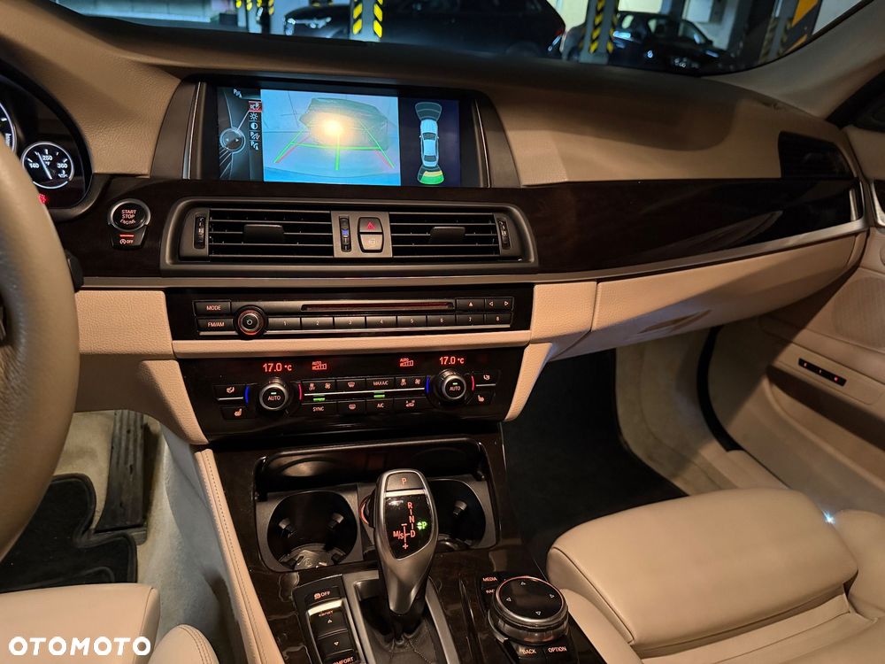 BMW Seria 5 535i xDrive - 7