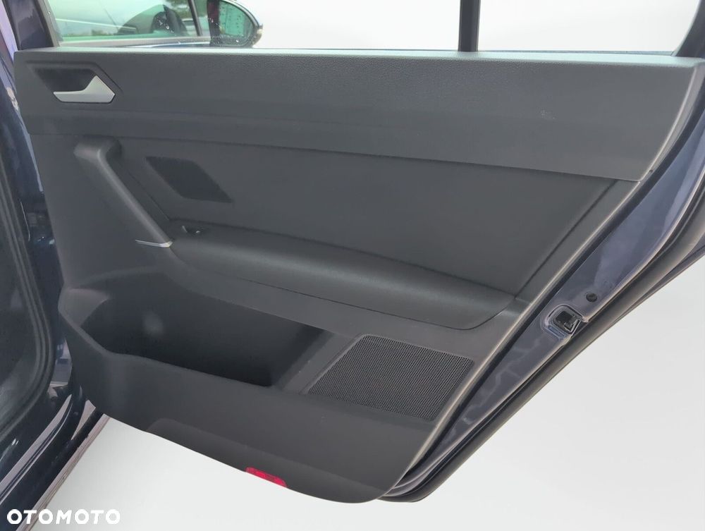 Volkswagen Touran - 14