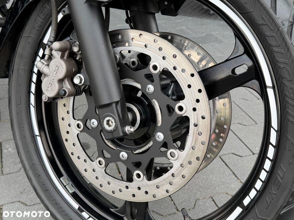 Suzuki V-STROM - 17
