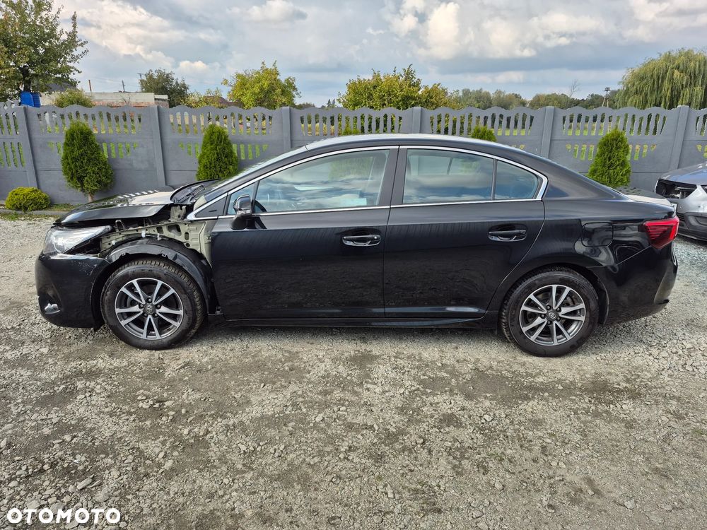 Toyota Avensis 1.6 D-4D Premium - 23