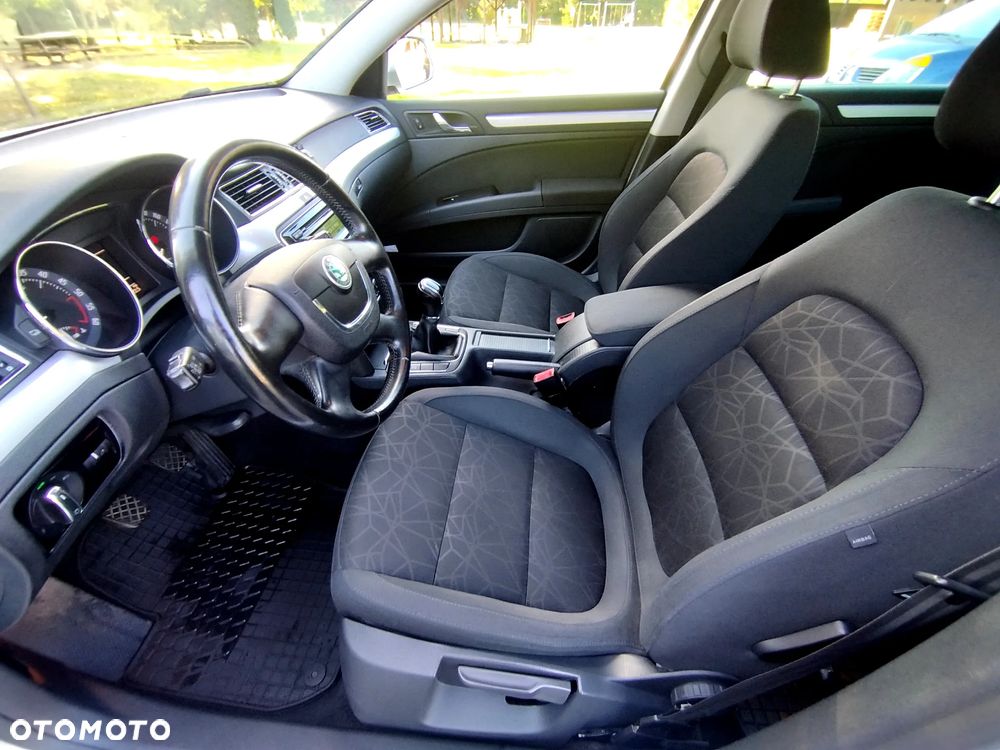 Skoda Superb 2.0 TDI Family - 14