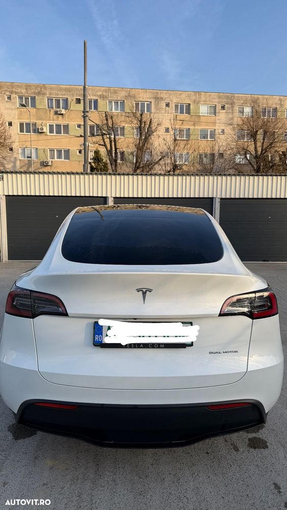 Tesla Model Y AWD Performance - 5