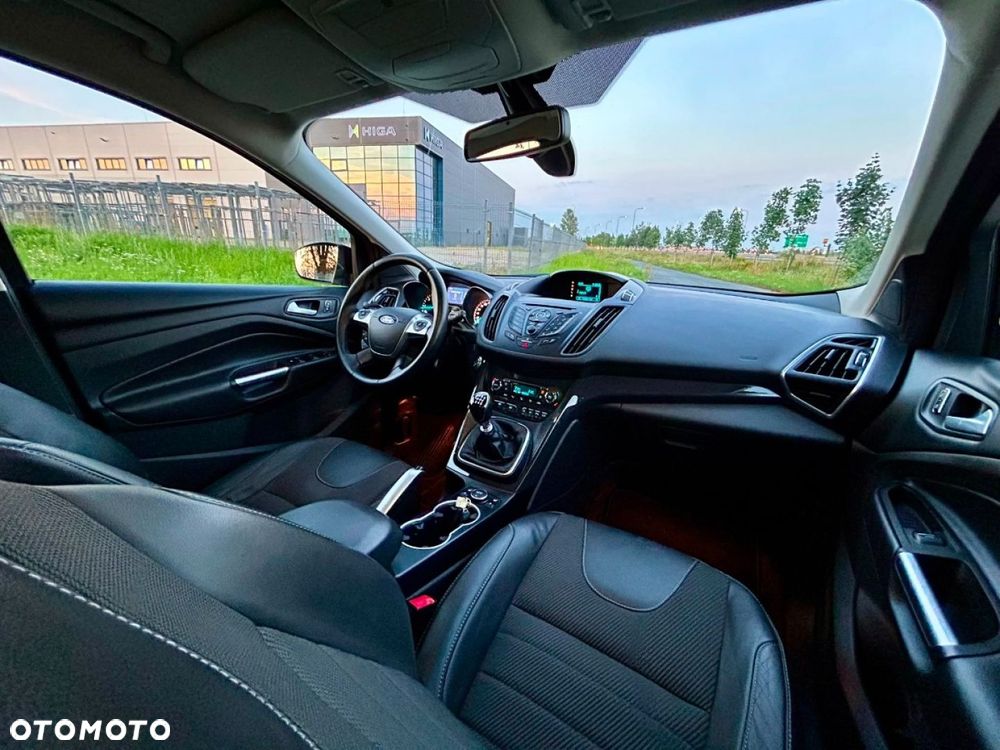 Ford Kuga - 38