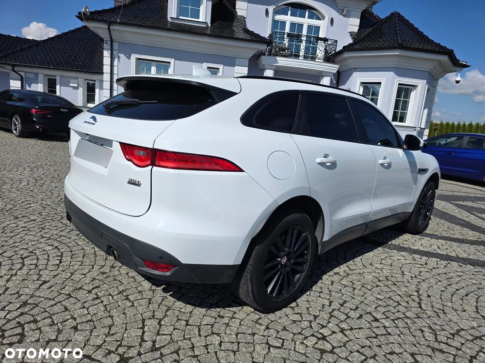 Jaguar F-Pace - 4