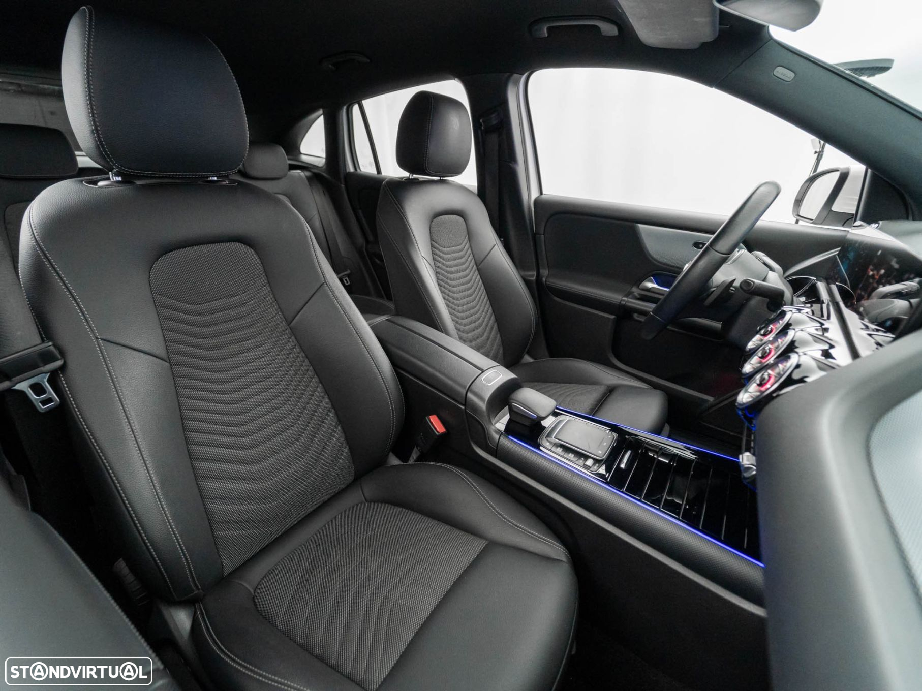 Mercedes-Benz GLA 200 d Style - 43